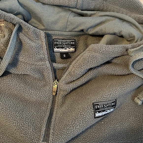 Patterned 1/2 zip - Picture 2 of 4